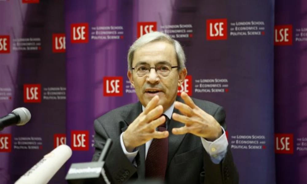 Ποιος είναι ο «Τσιόδρας της Οικονομίας» που θα αναλάβει το πακέτο των 32 δισ. ευρώ